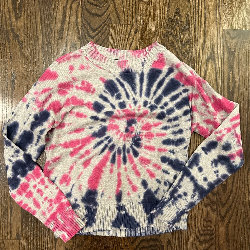 Tie Dye sweater 💙💗